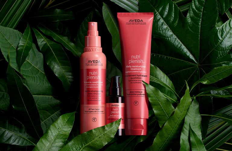 Image produit avec le revitalisant sans rinçage, le traitement hydratant quotidien et l'huile multiusage pour cheveux nutriplenish™.