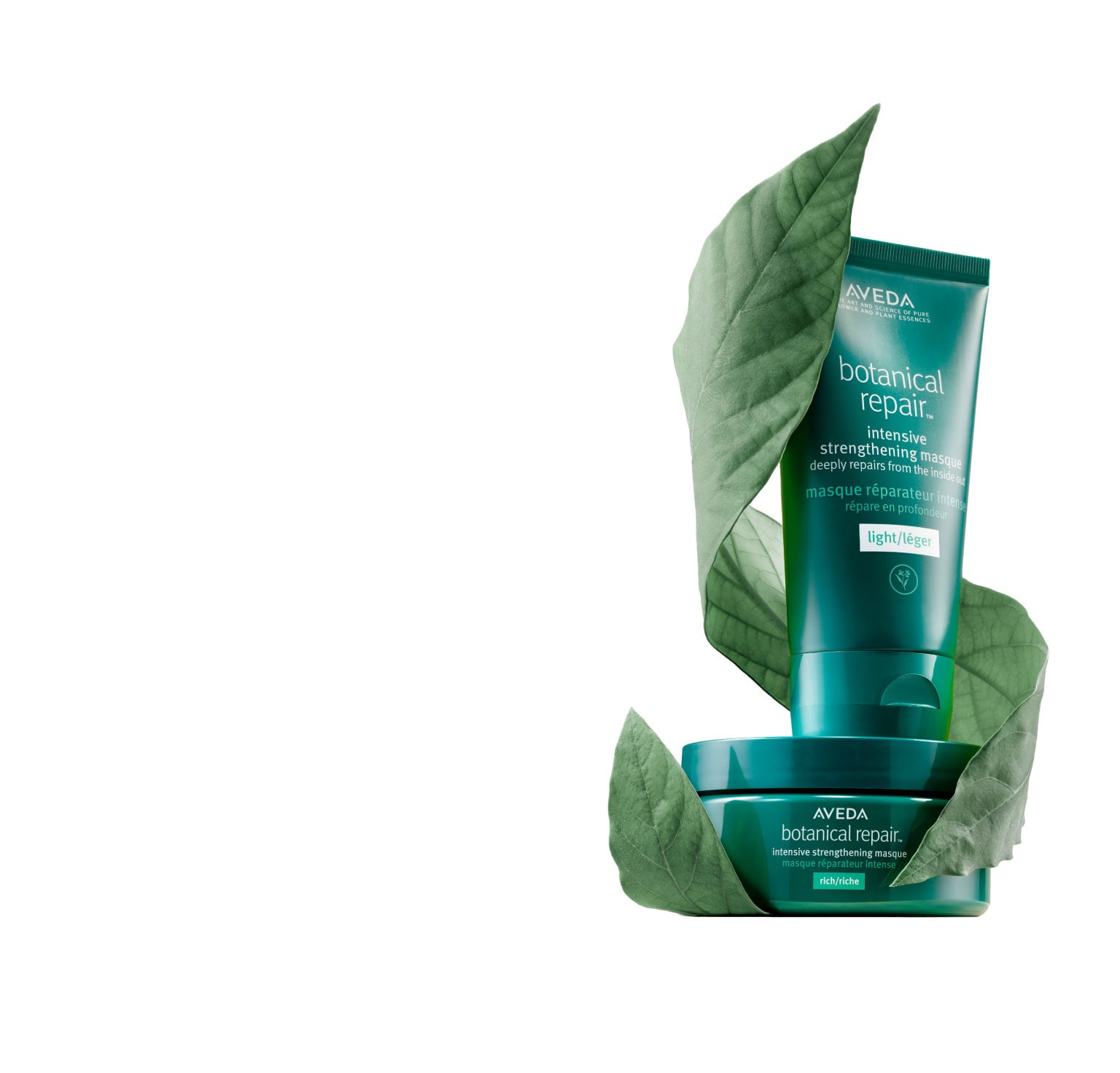 92 % ont déclaré que leurs cheveux paraissaient instantanément plus sains et moins abîmés après avoir utilisé des masques fortifiants intensifs Botanical Repair
