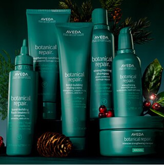 Magasinez la collection de coiffants et soins des cheveux botanical repair d’Aveda pour renforcer et réparer
