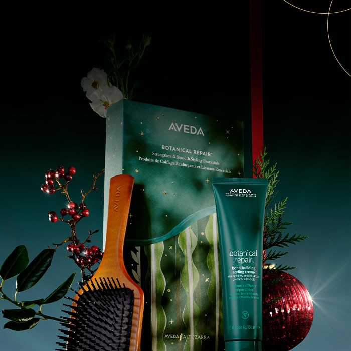 Magasinez tous les ensembles-cadeaux Aveda pour les Fêtes - jusqu’à 20 % d’économies sur une sélection d’ensembles-cadeaux