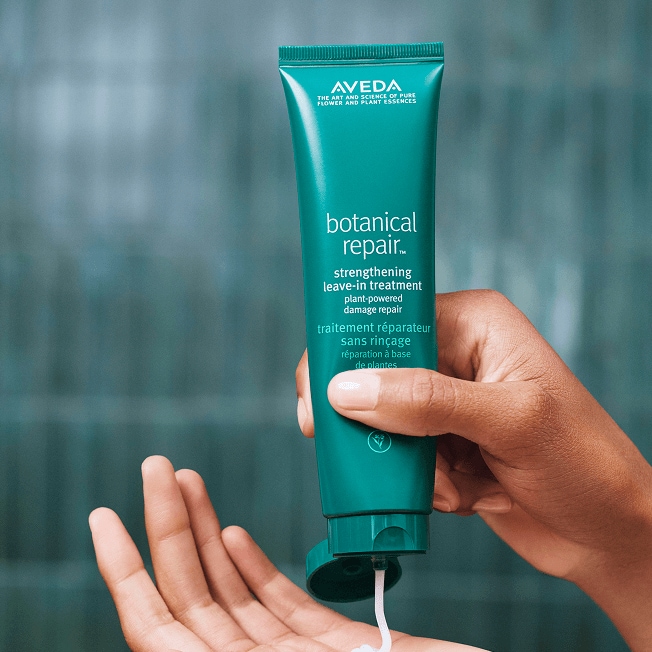 Redonne du volume et protège les cheveux fins contre les dommages causés par la chaleur jusqu’à 450 °F.